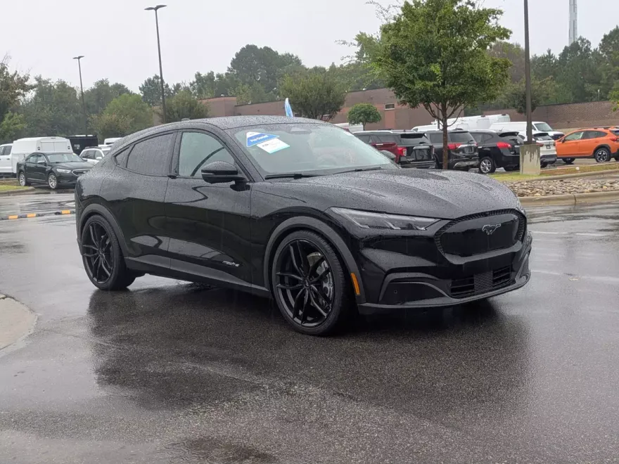 2024 Ford Mustang Mach-E Select photo 1