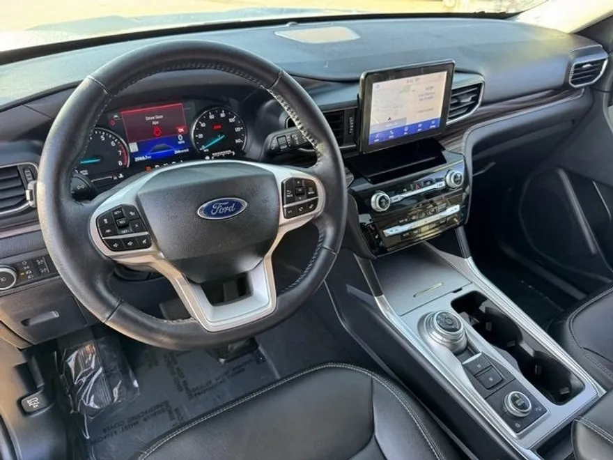 2022 Ford Explorer Limited photo 1