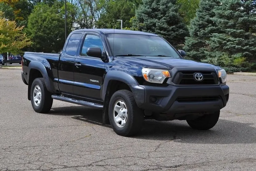 2014 Toyota Tacoma Base 4x4 Access Cab photo 1