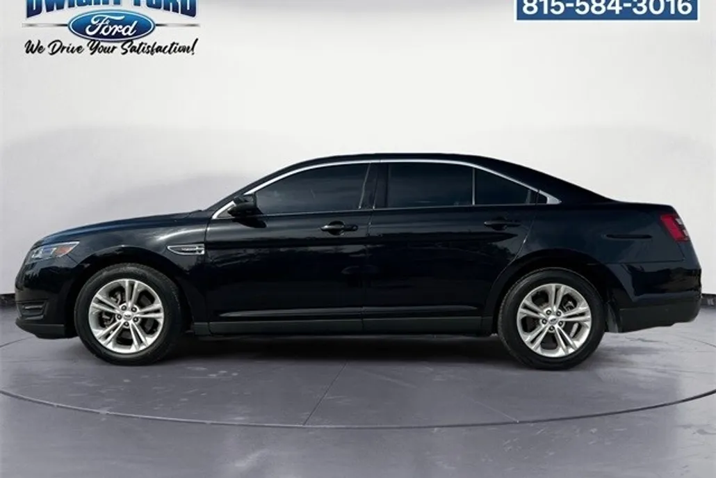 2019 Ford Taurus SEL photo 1