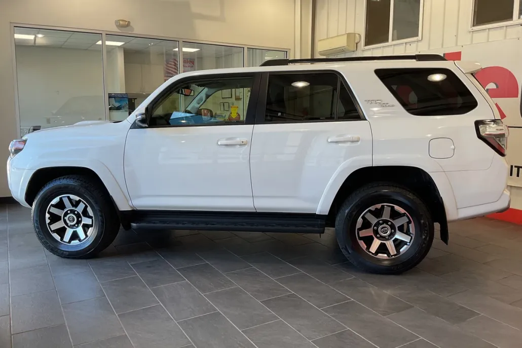 2024 Toyota 4Runner TRD Premium photo 1