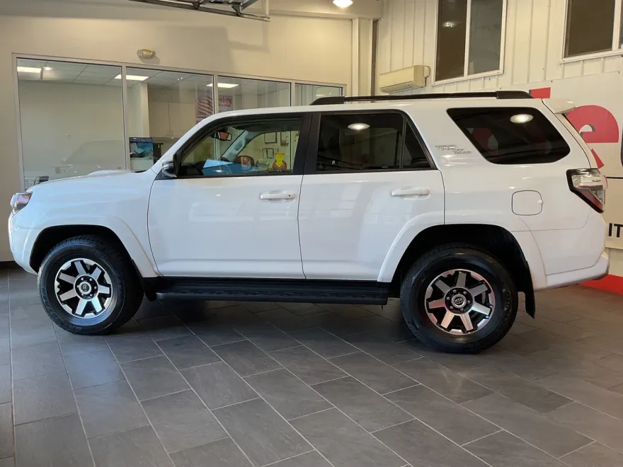 2024 Toyota 4Runner TRD Premium photo 1