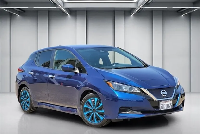 2022 Nissan Leaf S photo 1