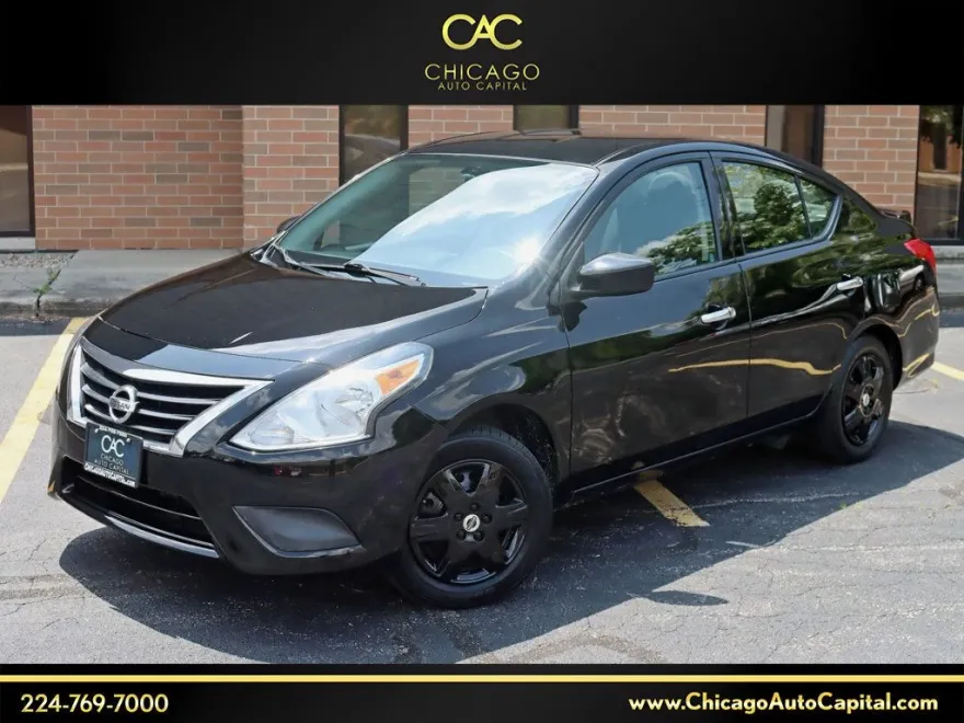 2015 Nissan Versa Sedan 1.6 SV photo 1