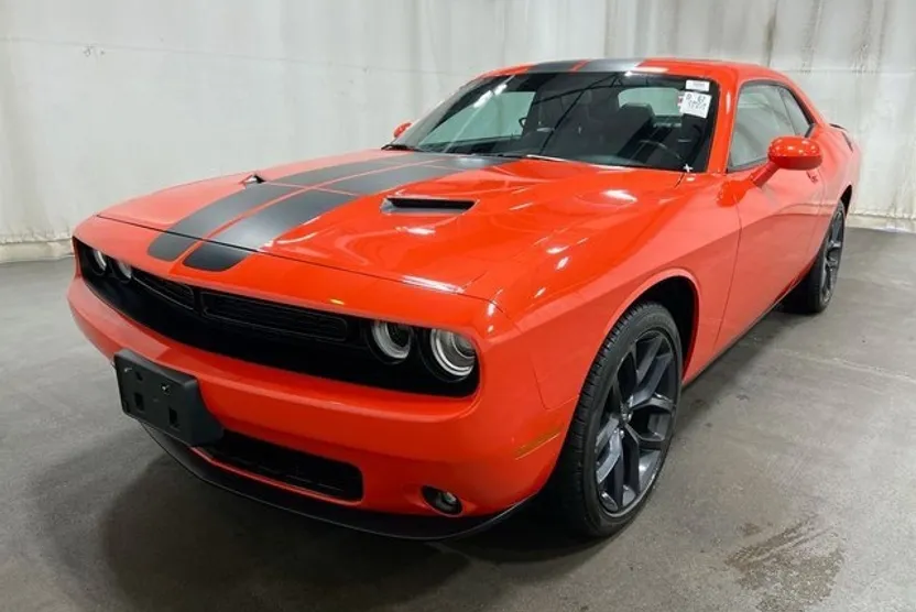 2023 Dodge Challenger SXT photo 1