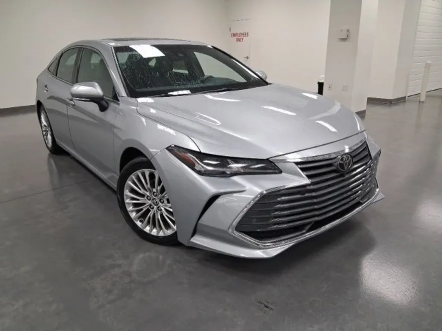 2021 Toyota Avalon Limited photo 1