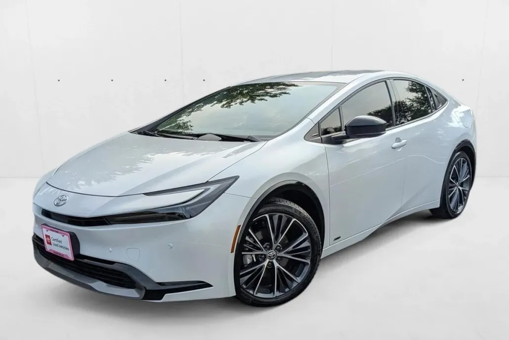 2025 Toyota Prius XLE photo 1