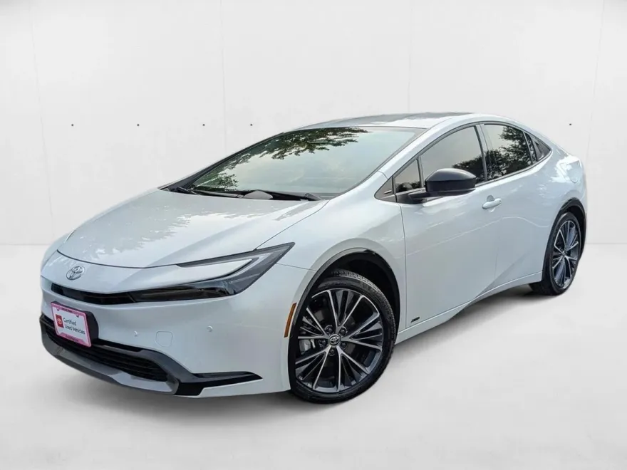 2025 Toyota Prius XLE photo 1