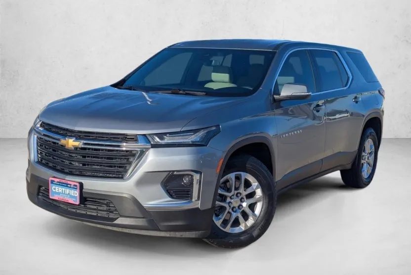 2023 Chevrolet Traverse LS photo 1