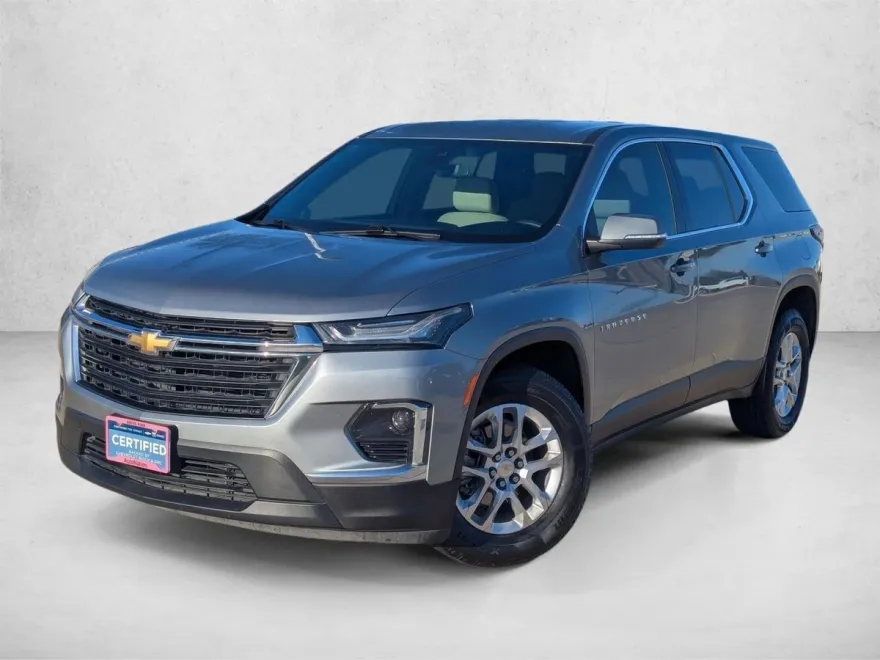 2023 Chevrolet Traverse LS photo 1