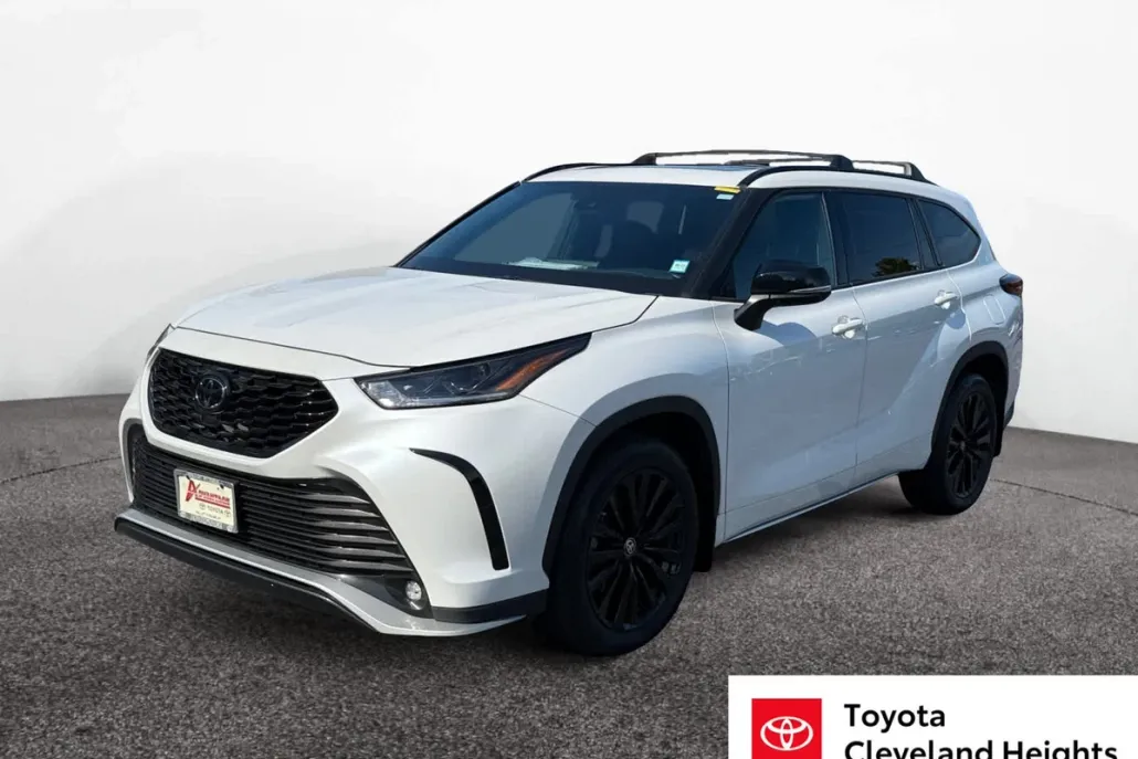 2024 Toyota Highlander XSE photo 1