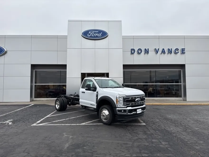 2025 Ford F-550 XL photo 1