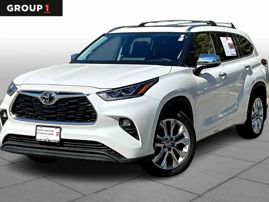 2024 Toyota Highlander Limited photo 1