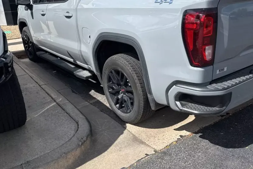 2024 Gmc Sierra 1500 Elevation photo 1
