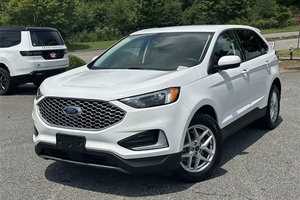 2024 Ford Edge SEL photo 1