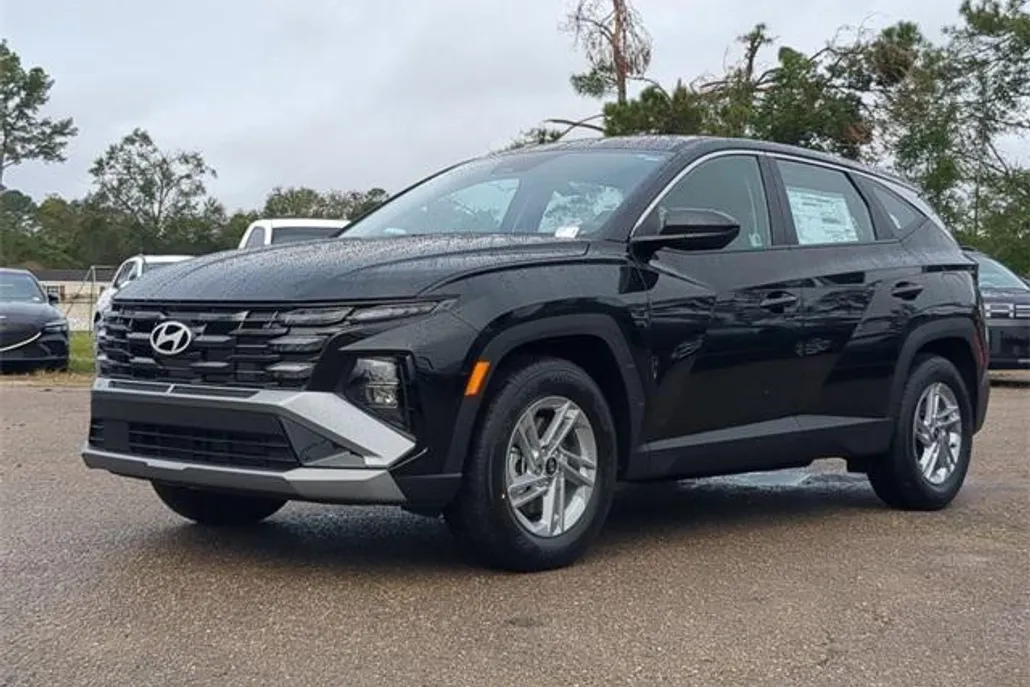 2025 Hyundai Tucson SE photo 1
