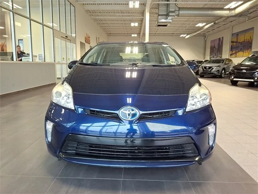 2014 Toyota Prius Four photo 1