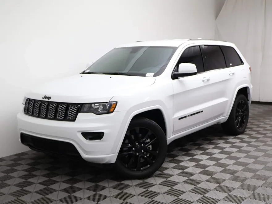 2022 Jeep Cherokee Laredo X photo 1