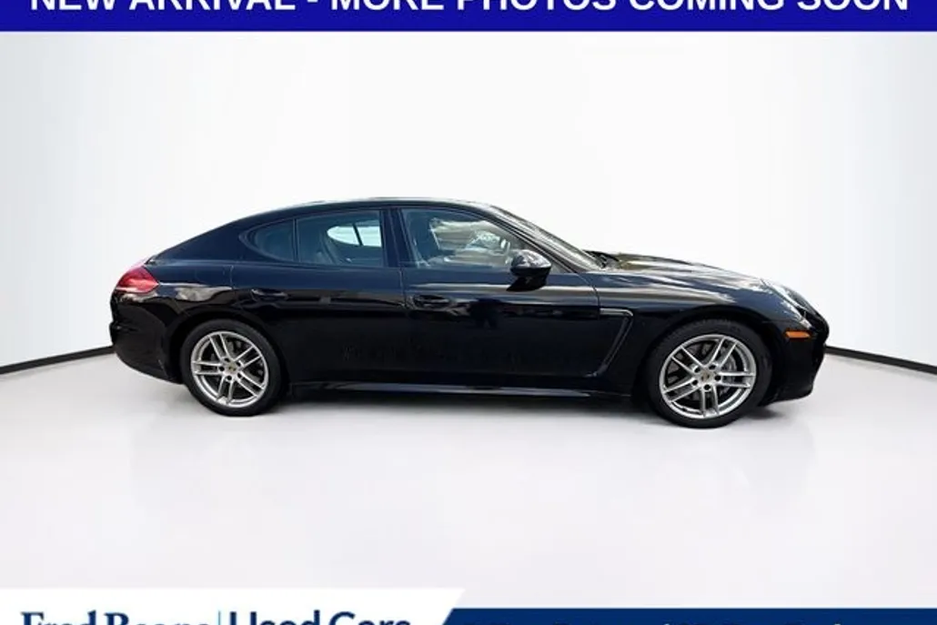 2015 Porsche Panamera 4 photo 1