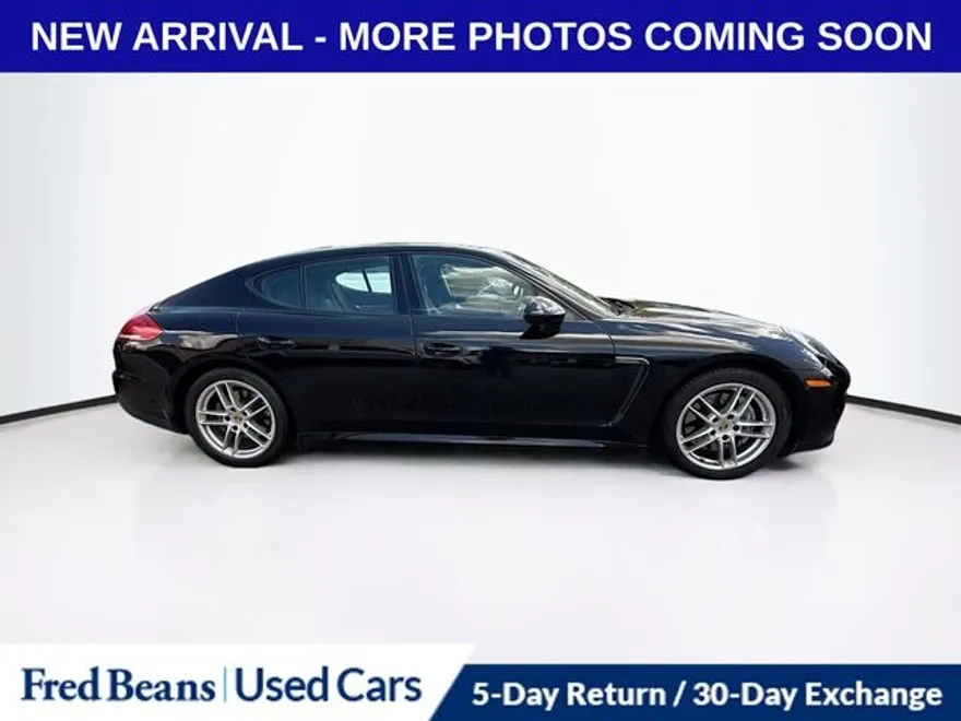 2015 Porsche Panamera 4 photo 1