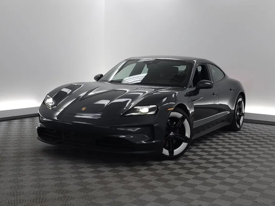 2025 Porsche Taycan 4S photo 1