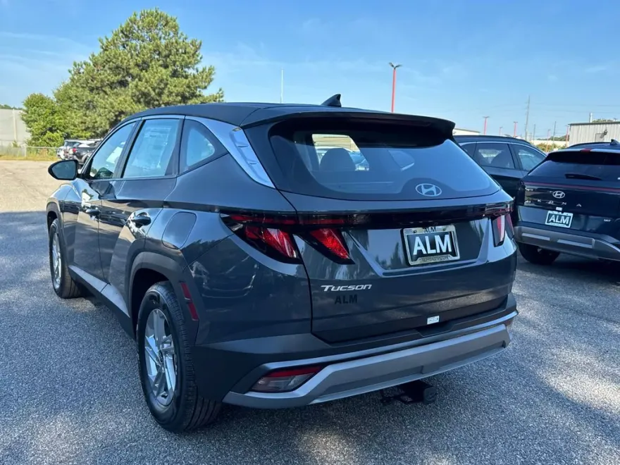 2026 Hyundai Tucson SE photo 1