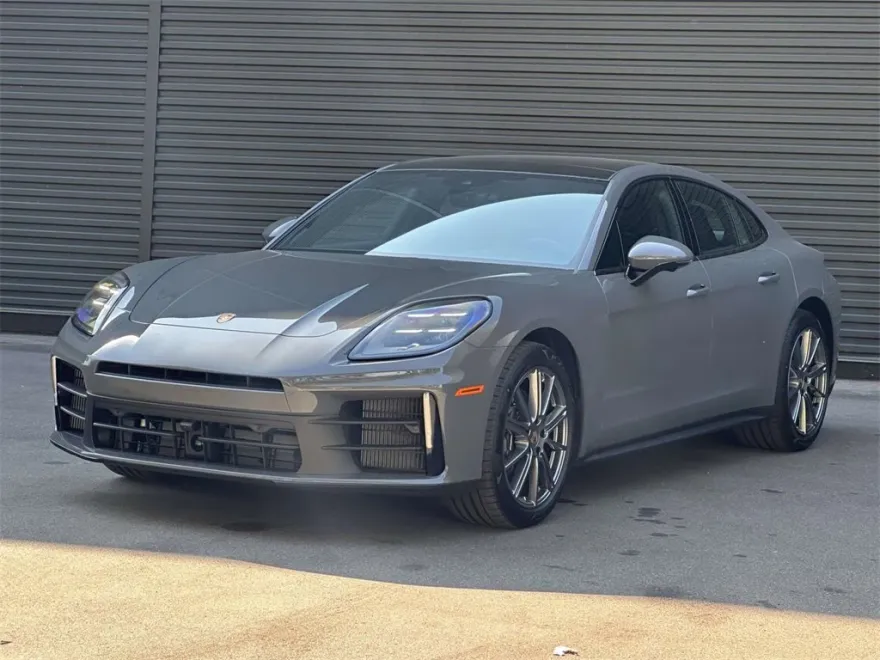 2025 Porsche Panamera Turbo photo 1