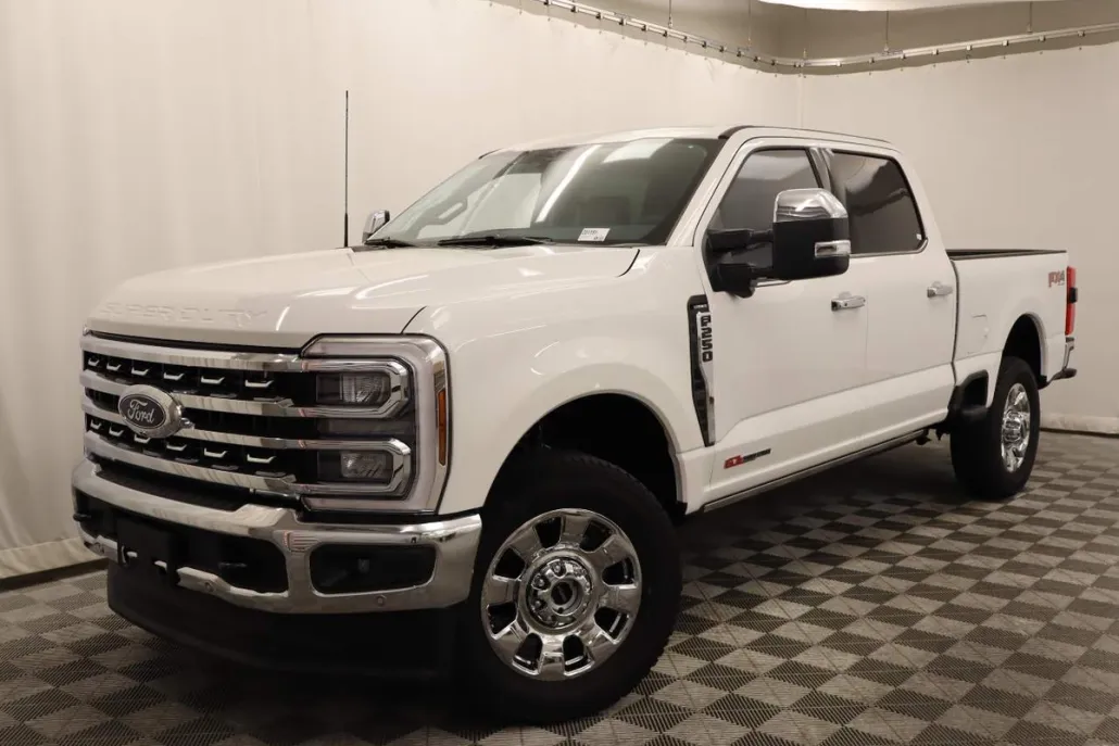 2025 Ford F-250 Lariat photo 1