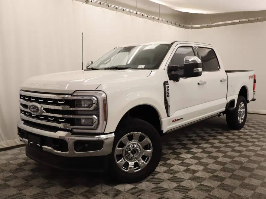 2025 Ford F-250 Lariat photo 1