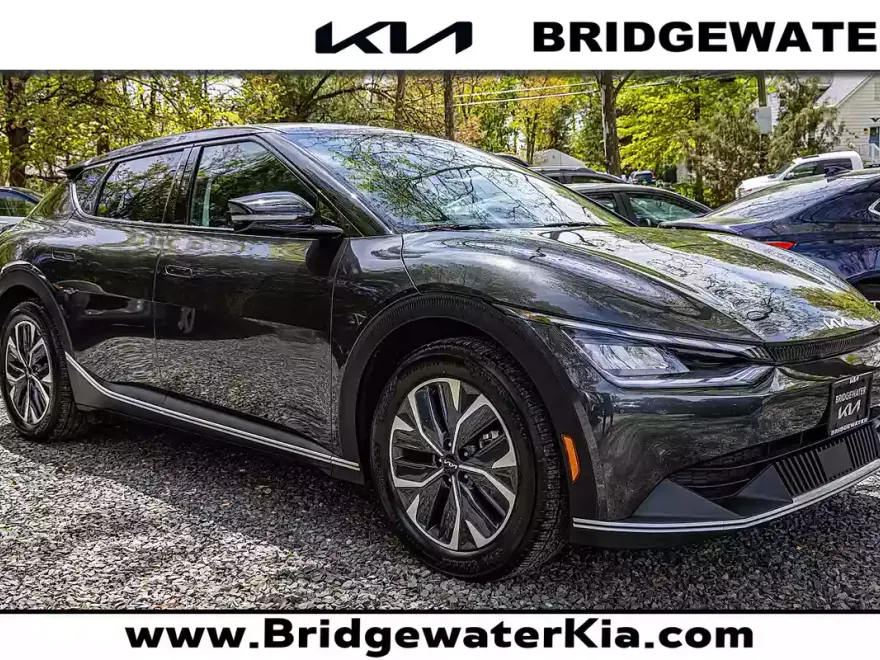 2024 Kia EV6 Light photo 1