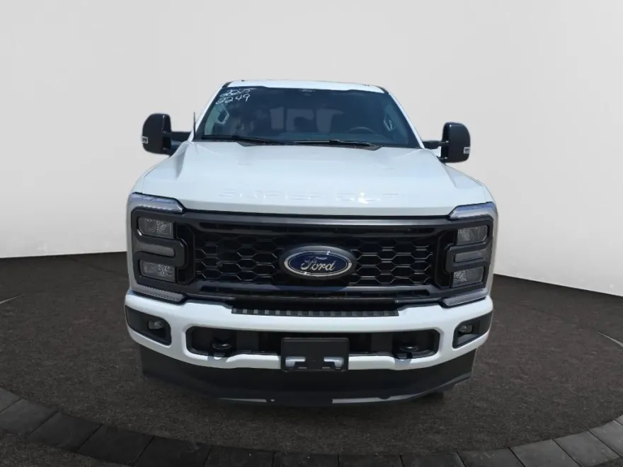 2025 Ford F-250 XL photo 2