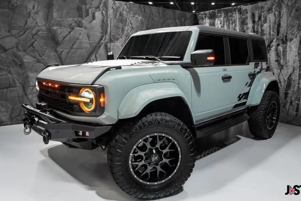 2023 Ford Bronco Raptor photo 1