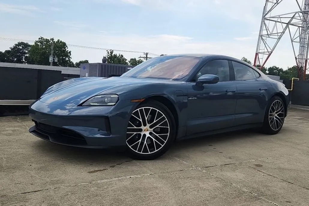 2026 Porsche Taycan 4 photo 1