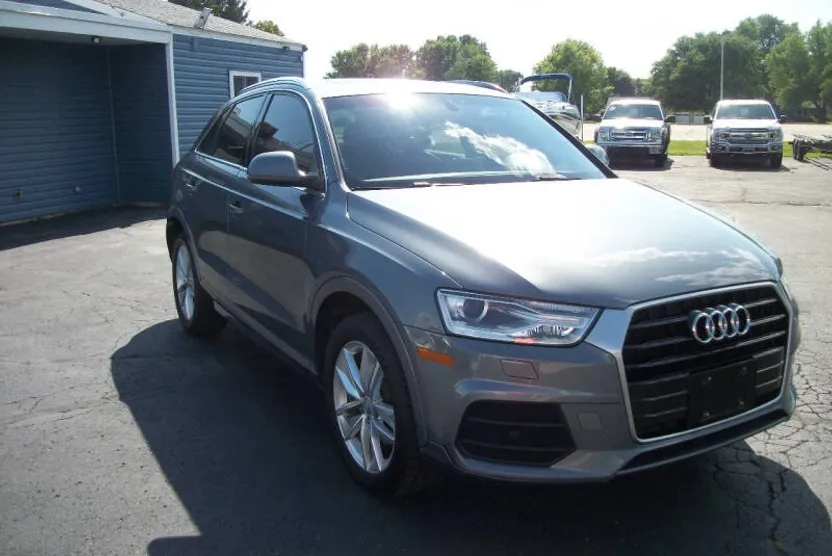 2016 Audi Q3 Premium Plus photo 1