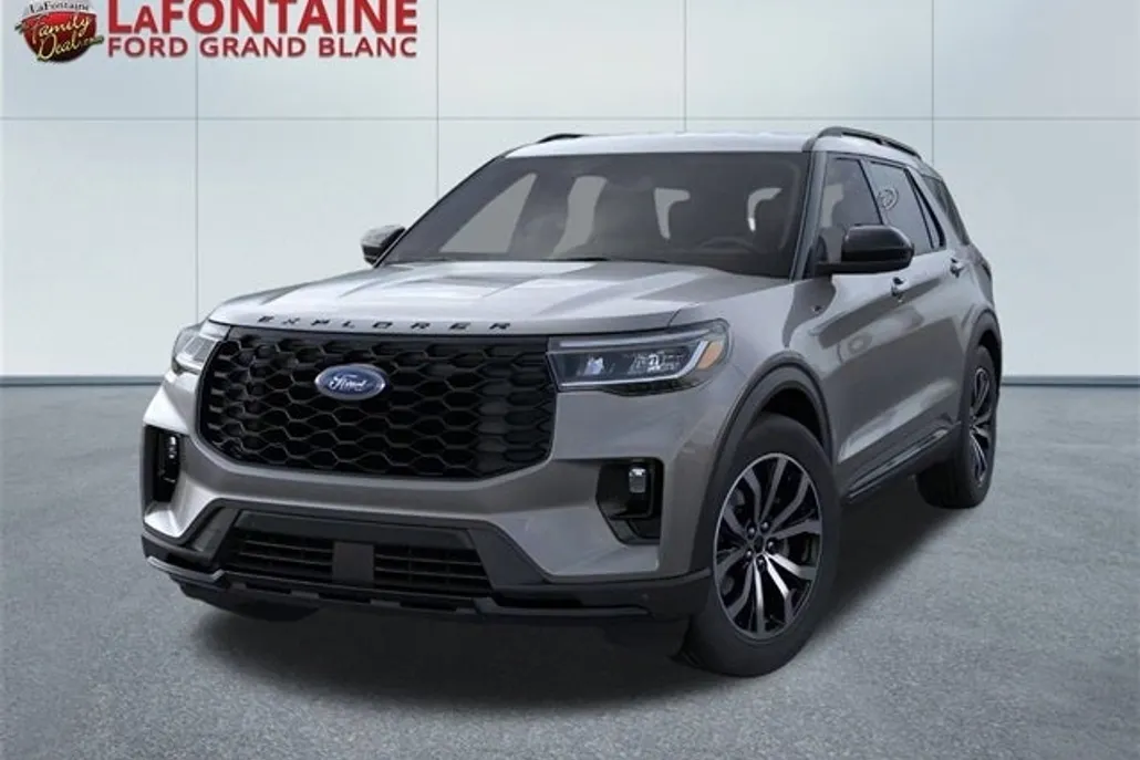 2025 Ford Explorer ST-Line photo 1