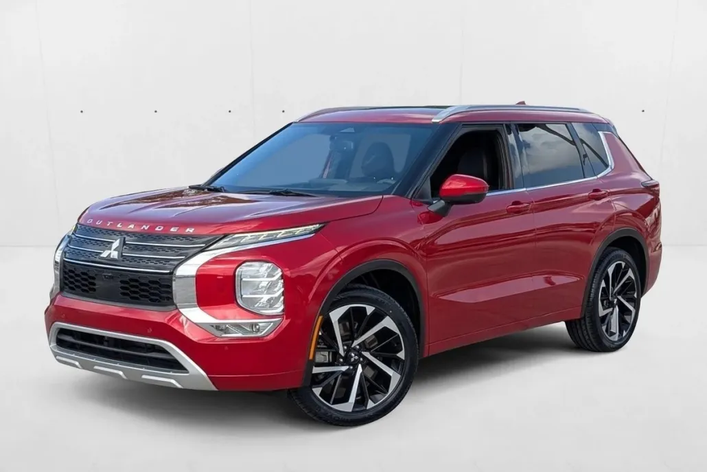 2022 Mitsubishi Outlander SEL Launch Edition photo 1