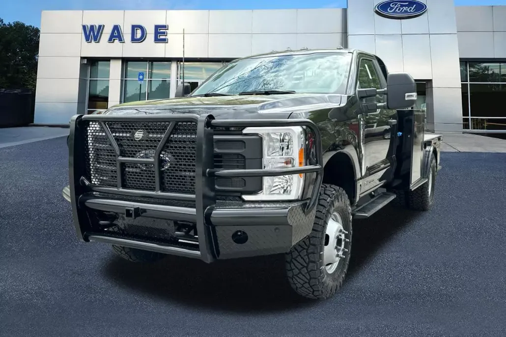 2023 Ford F-350 XL photo 1