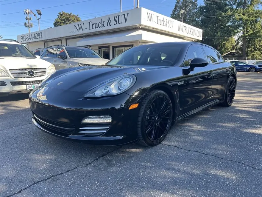 2011 Porsche Panamera 4 photo 1