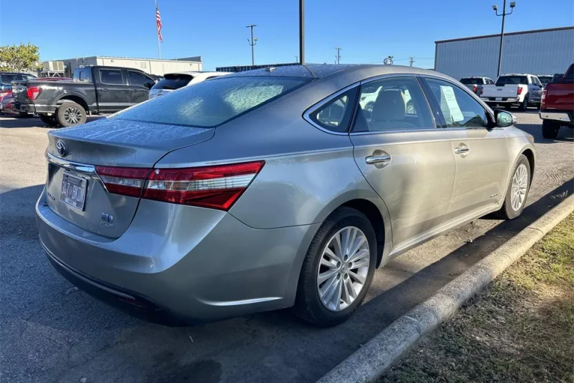 2015 Toyota Avalon Hybrid XLE Touring photo 1