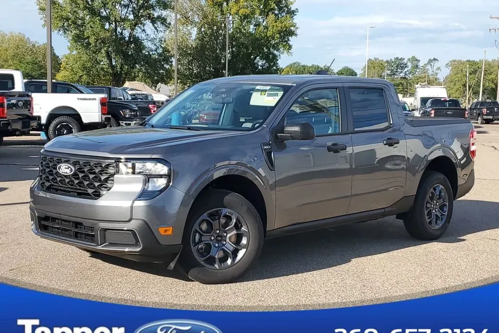 2025 Ford Maverick XLT photo 1