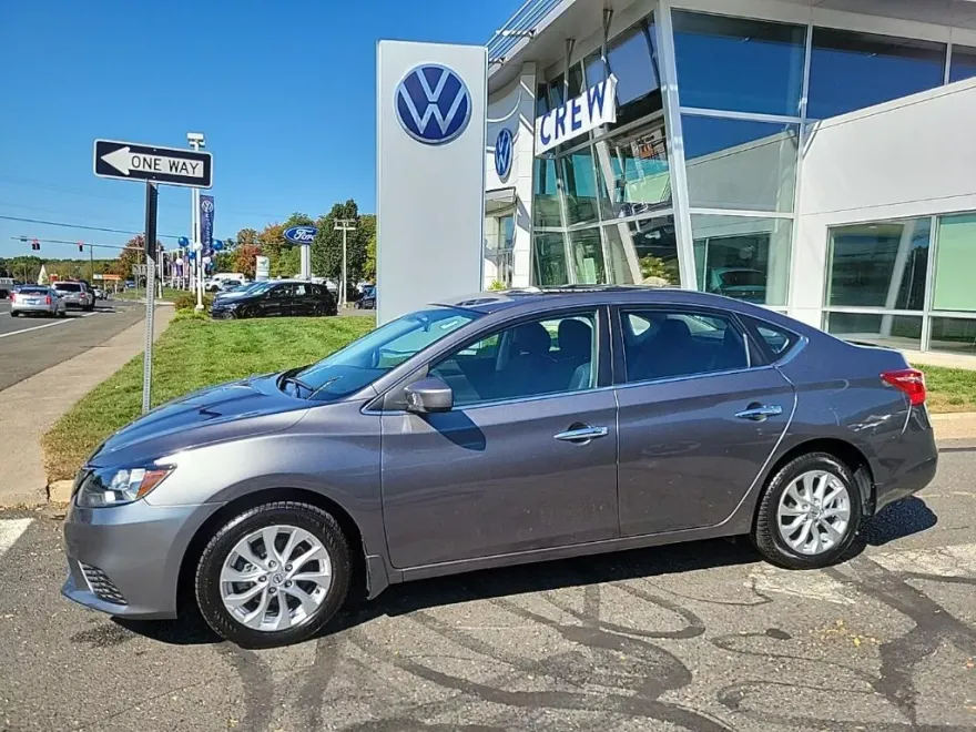 2019 Nissan Sentra SV photo 1