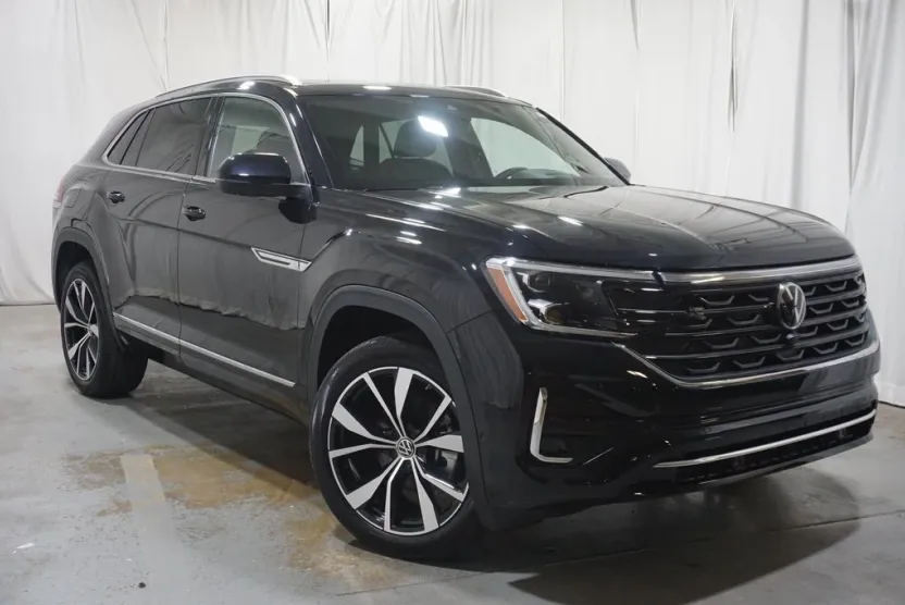 2025 Volkswagen Atlas Cross Sport SEL Premium R-Line photo 1