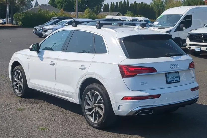 2024 Audi Q5 45 S line Premium photo 1