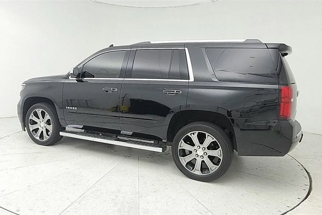 2018 Chevrolet Tahoe Premier photo 1