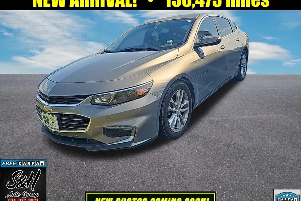2017 Chevrolet Malibu 1LT photo 1