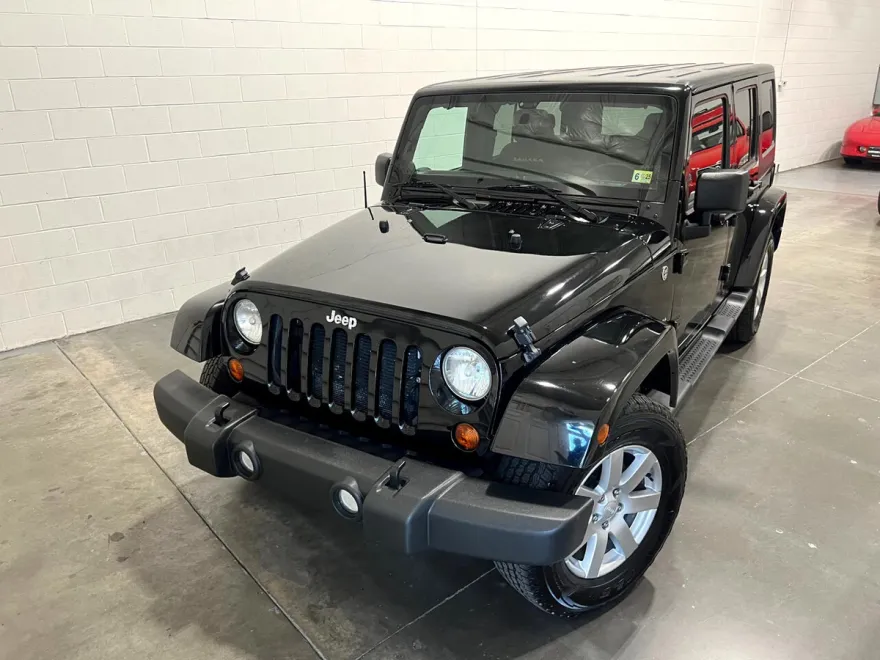 2013 Jeep Wrangler Unlimited Sahara photo 1
