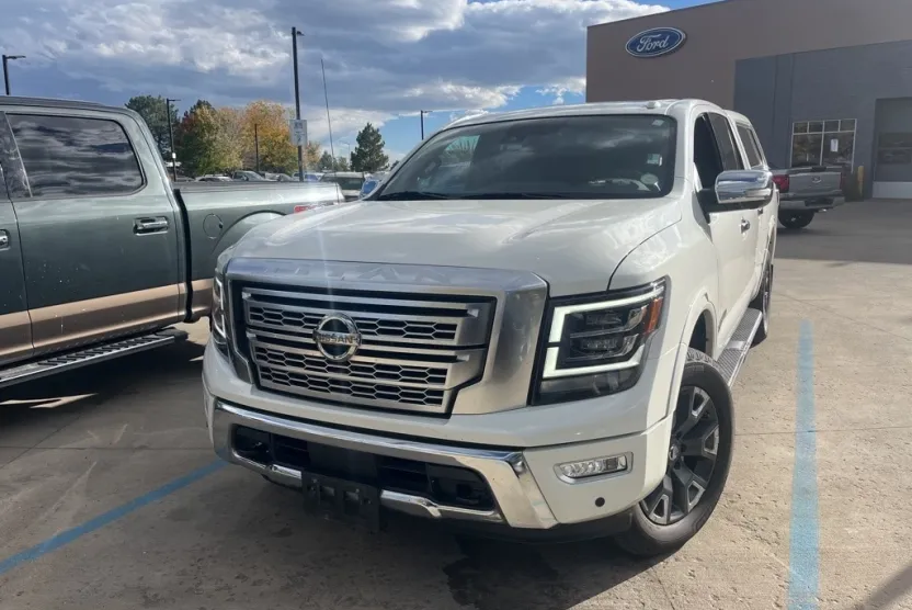 2021 Nissan Titan Platinum Reserve photo 1