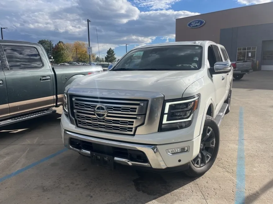 2021 Nissan Titan Platinum Reserve photo 1