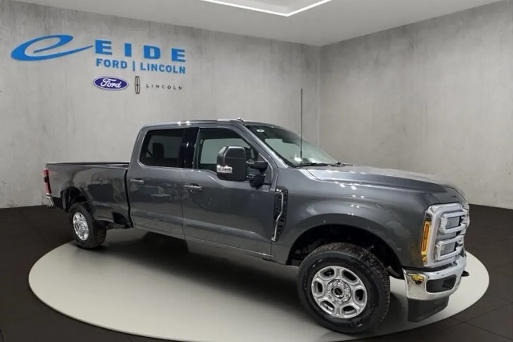 2026 Ford F-250 XLT photo 1