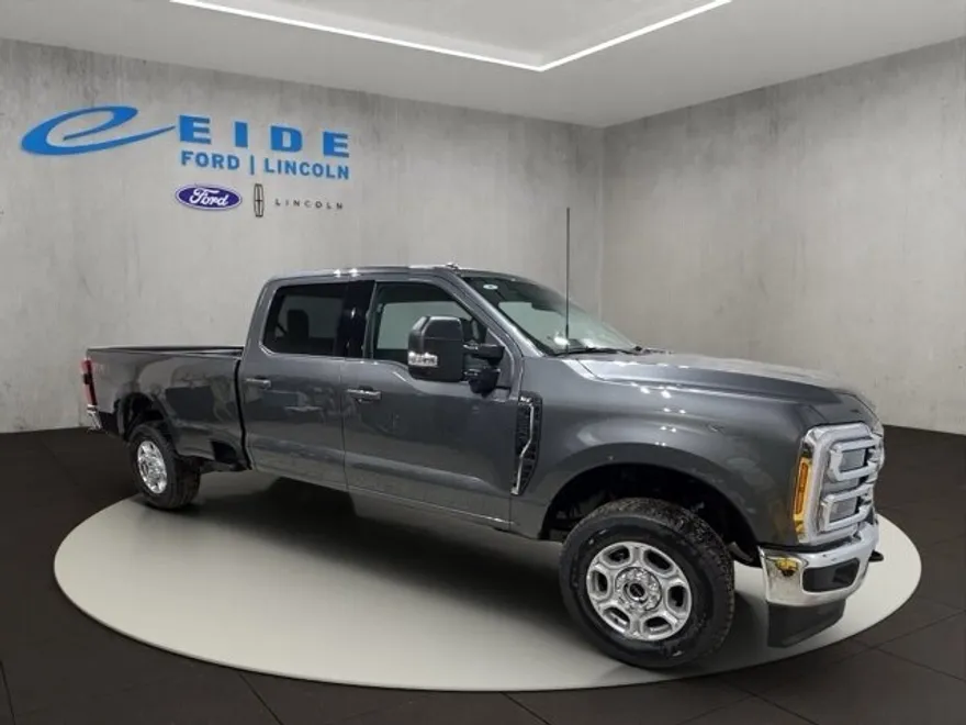 2026 Ford F-250 XLT photo 1